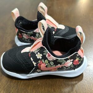 Nike toddler size 6 flower shoes